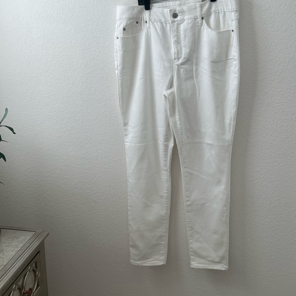 NWT Chico's Secret Stretch Denim Jeggings